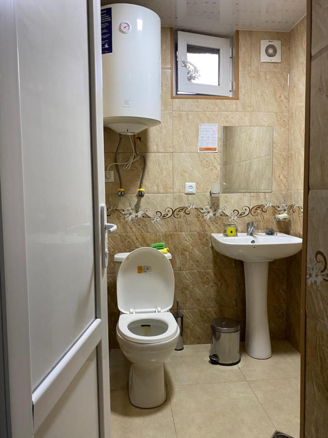 Lentekhi Guest House Konstanta Екстериор снимка