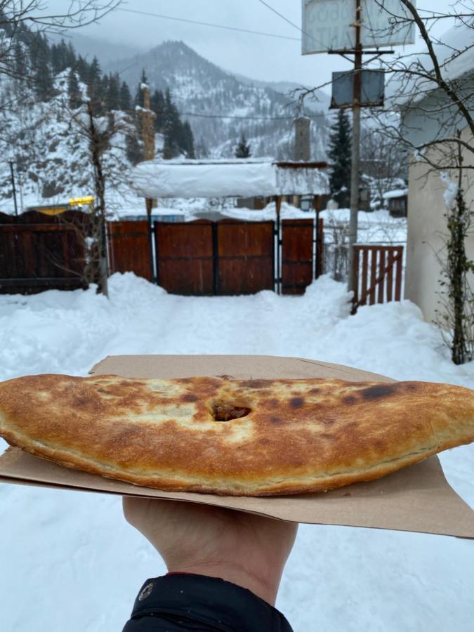 Lentekhi Guest House Konstanta Екстериор снимка